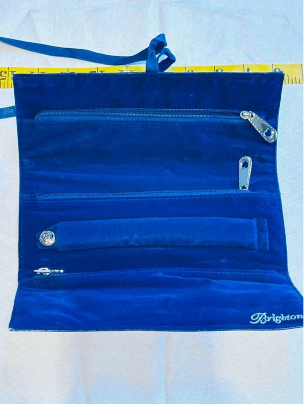 Brighton motifs compartments